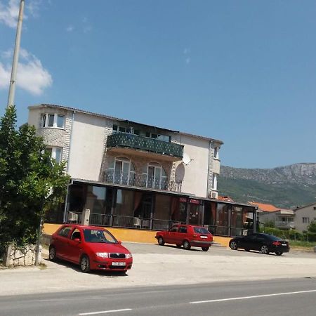 Apartman Julienne Kastela Dış mekan fotoğraf