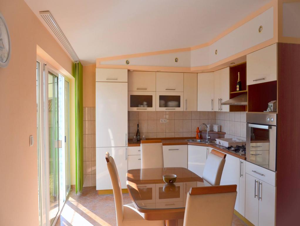 Apartman Julienne Kastela Oda fotoğraf