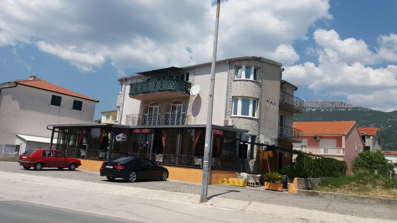 Apartman Julienne Kastela Dış mekan fotoğraf