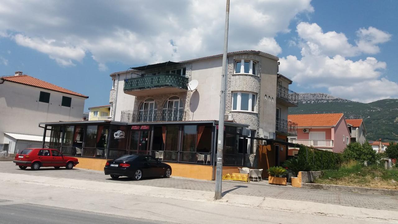 Apartman Julienne Kastela Dış mekan fotoğraf