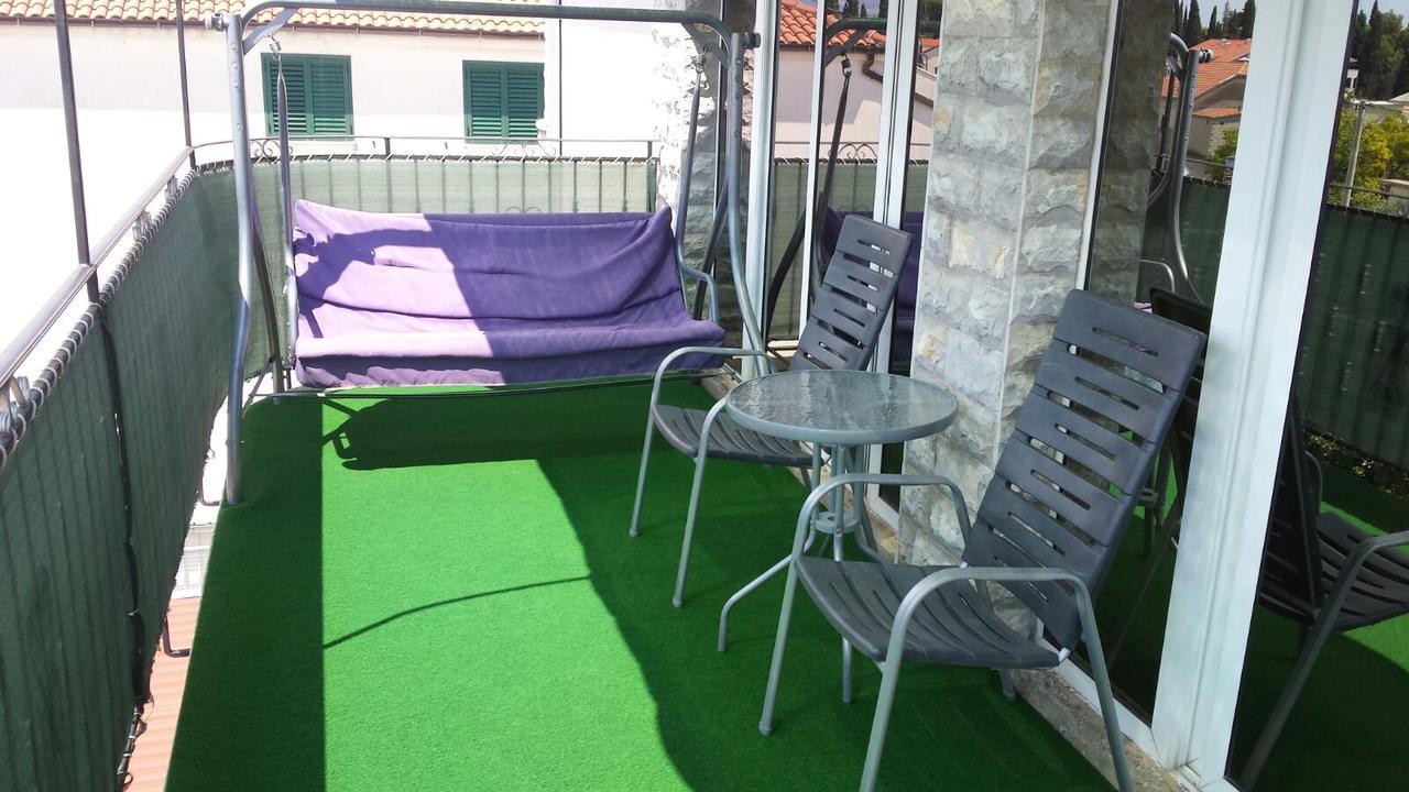 Apartman Julienne Kastela Dış mekan fotoğraf
