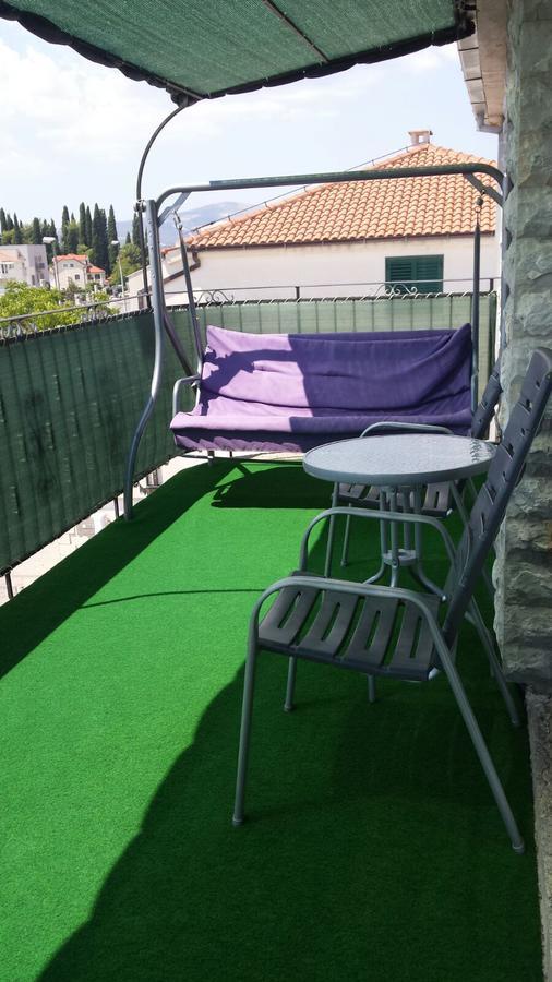 Apartman Julienne Kastela Dış mekan fotoğraf